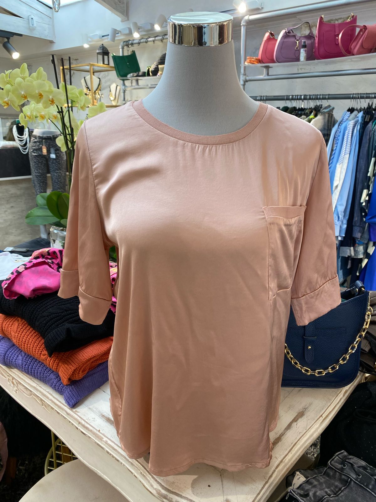 Top satín rosado