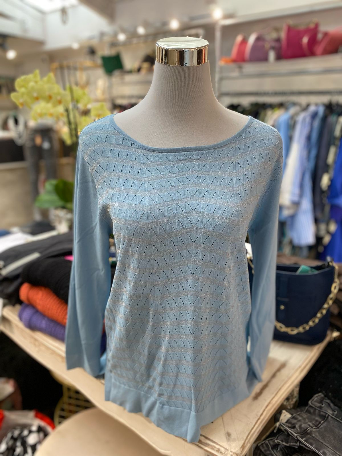 Polera hilo celeste