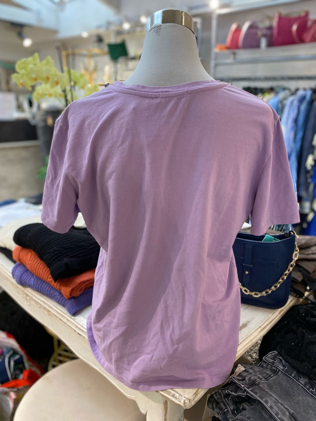 Polera lila con cristales