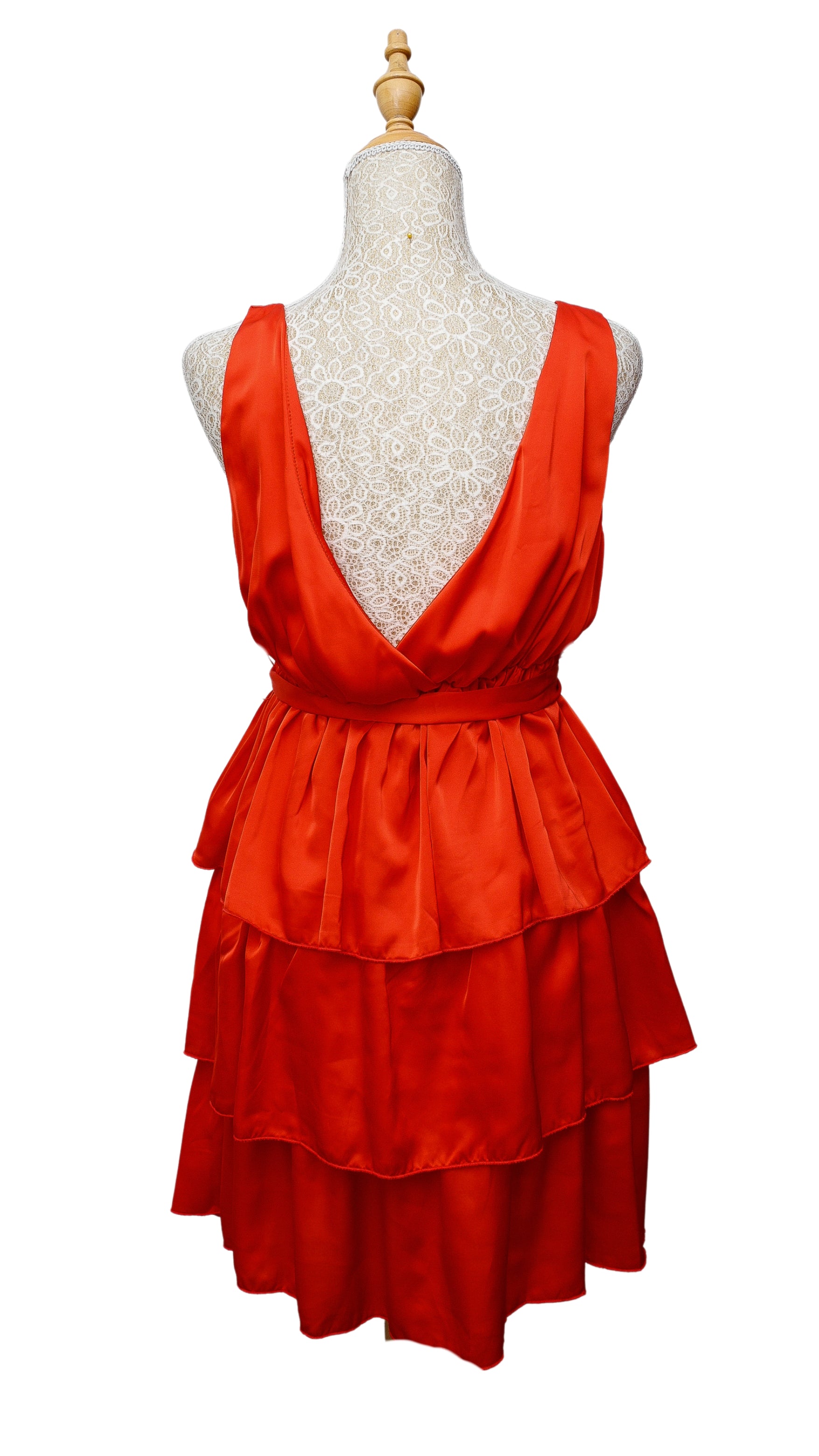 Vestido rojo satín vuelos