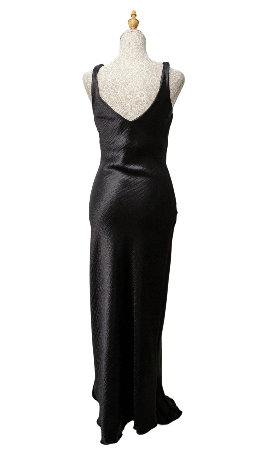 Vestido satin negro ajustado