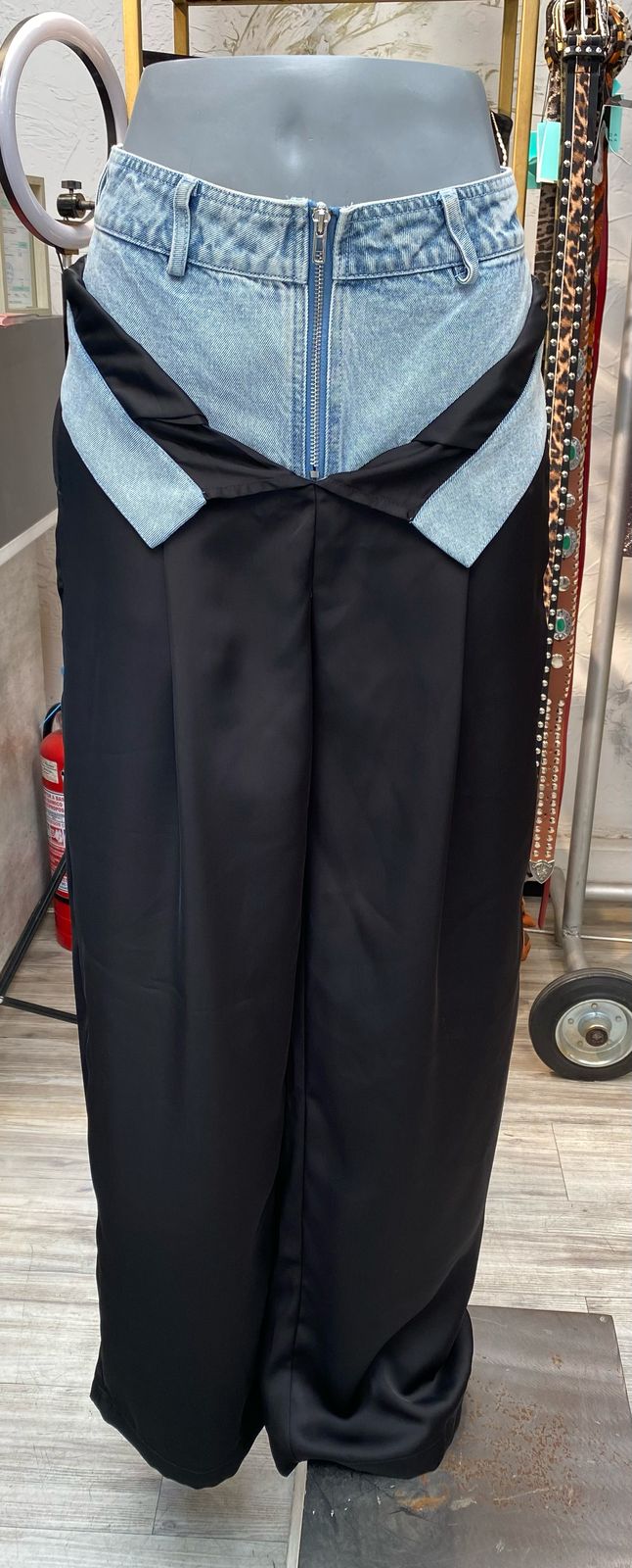 Pantalón jeans/satín sastre negro