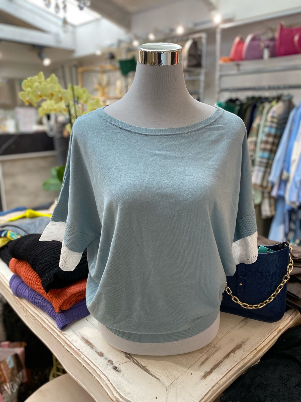 Polera hilo celeste