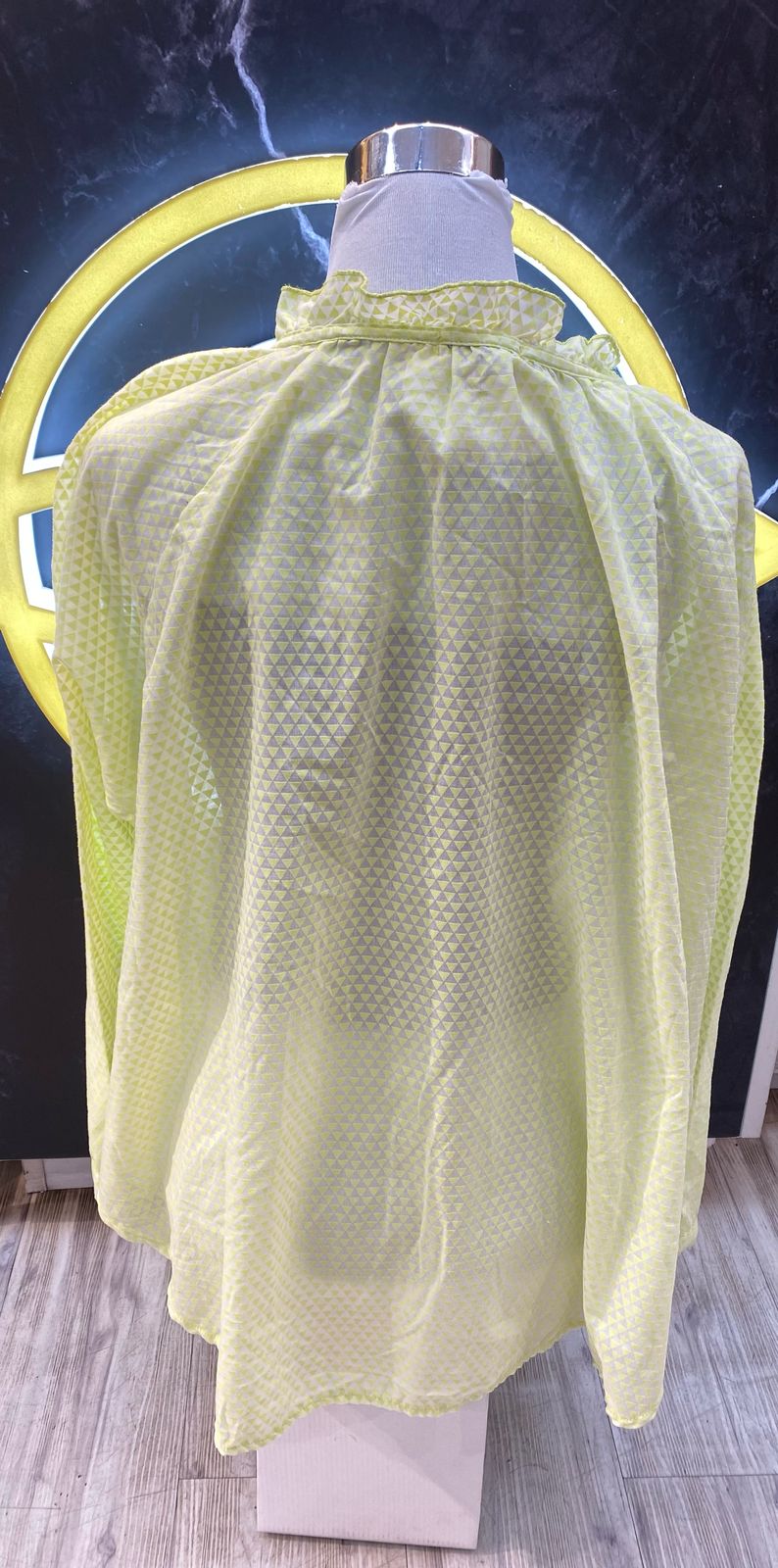 Blusa flúor limón