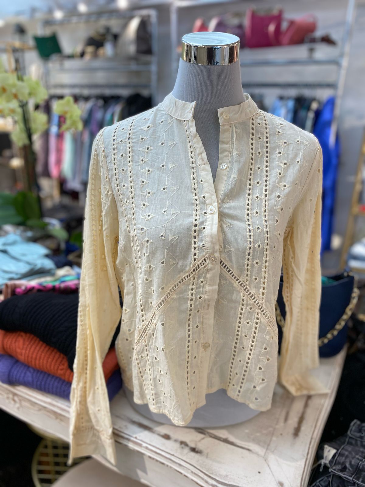 Blusa broderie beige