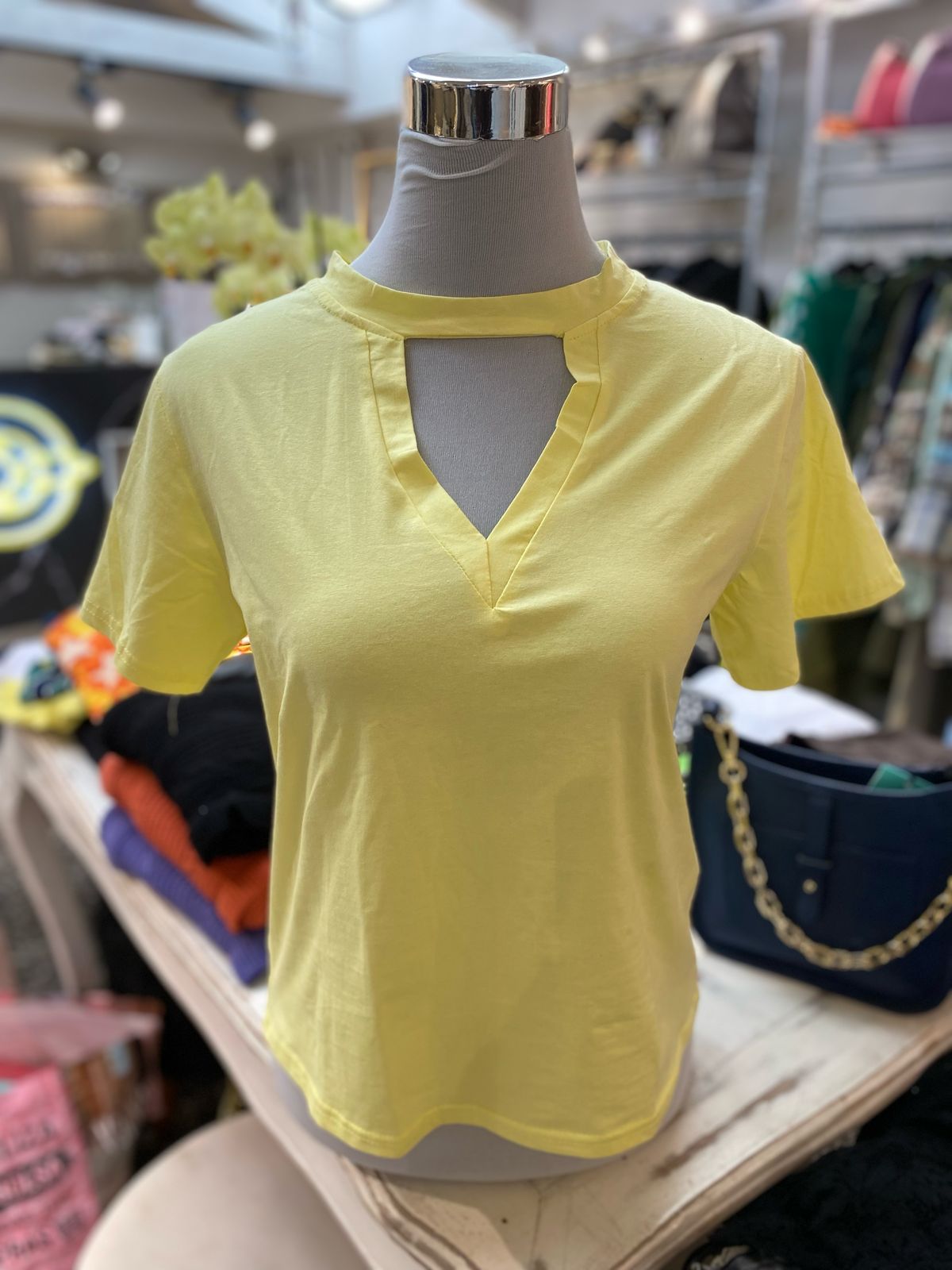 Polera amarilla