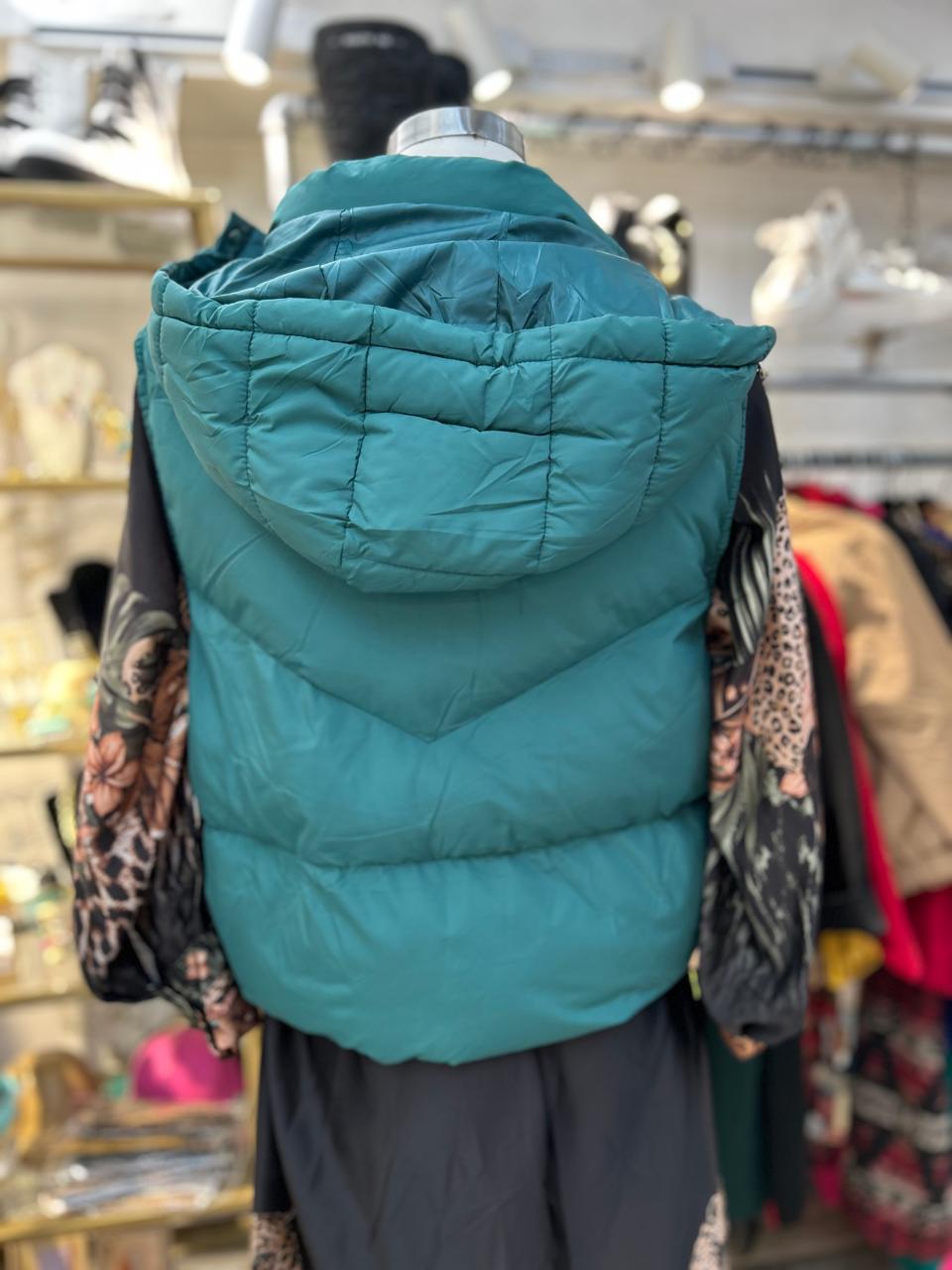 Parka corta sin manga