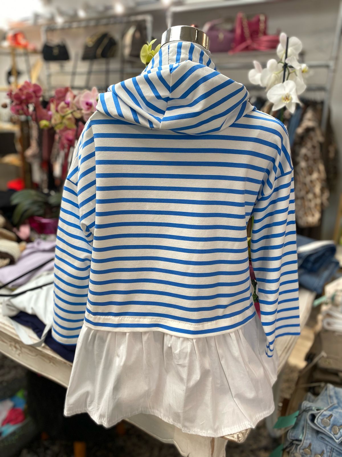 Polerón rayas con blusa azul