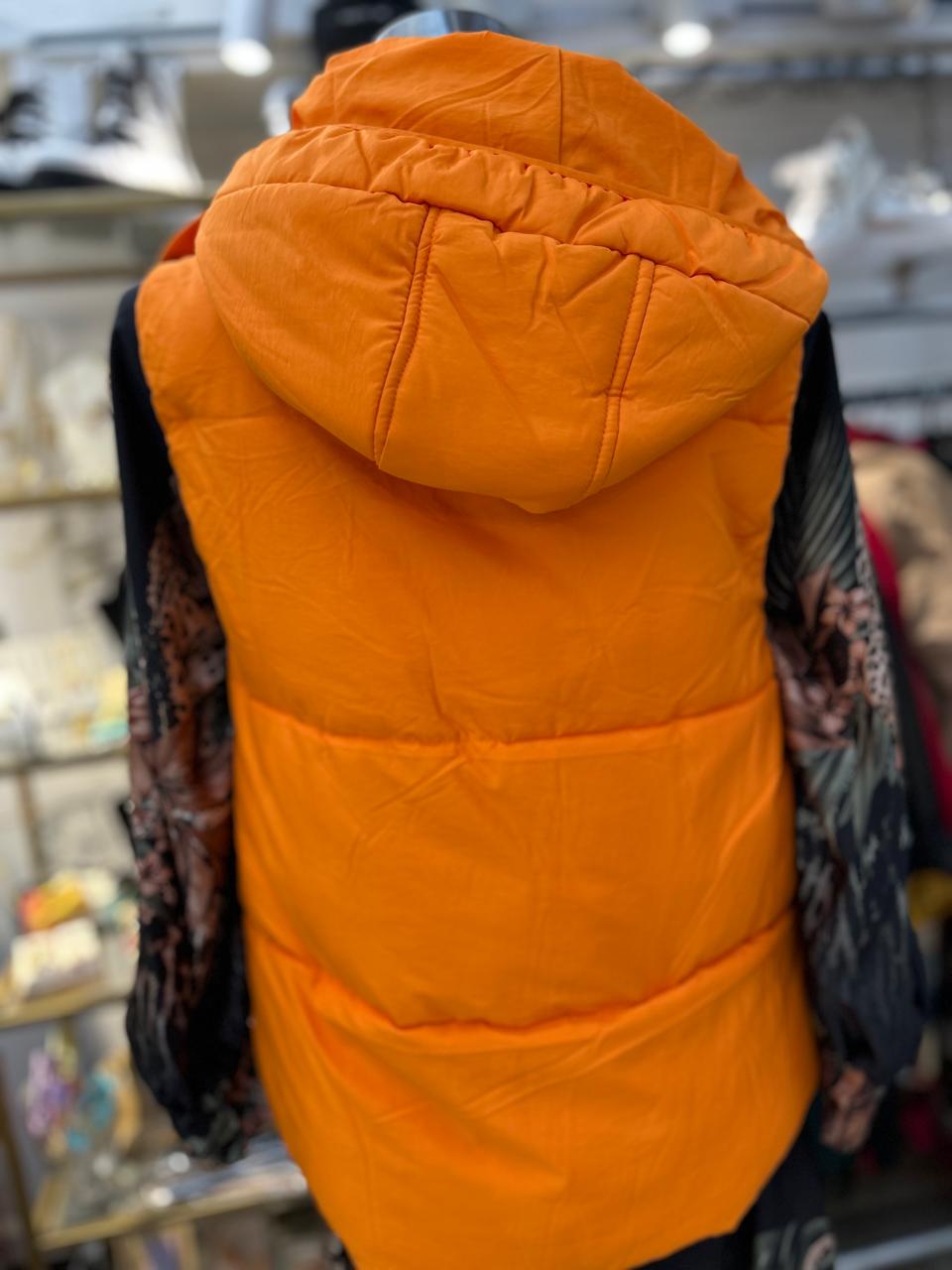 Parka naranja sin manga