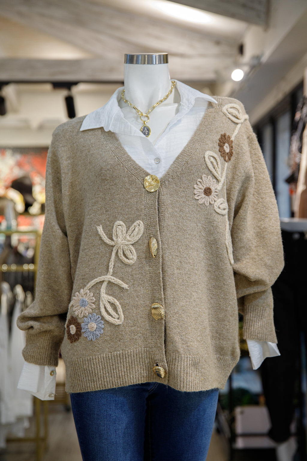 Chaleco Beige con bordado