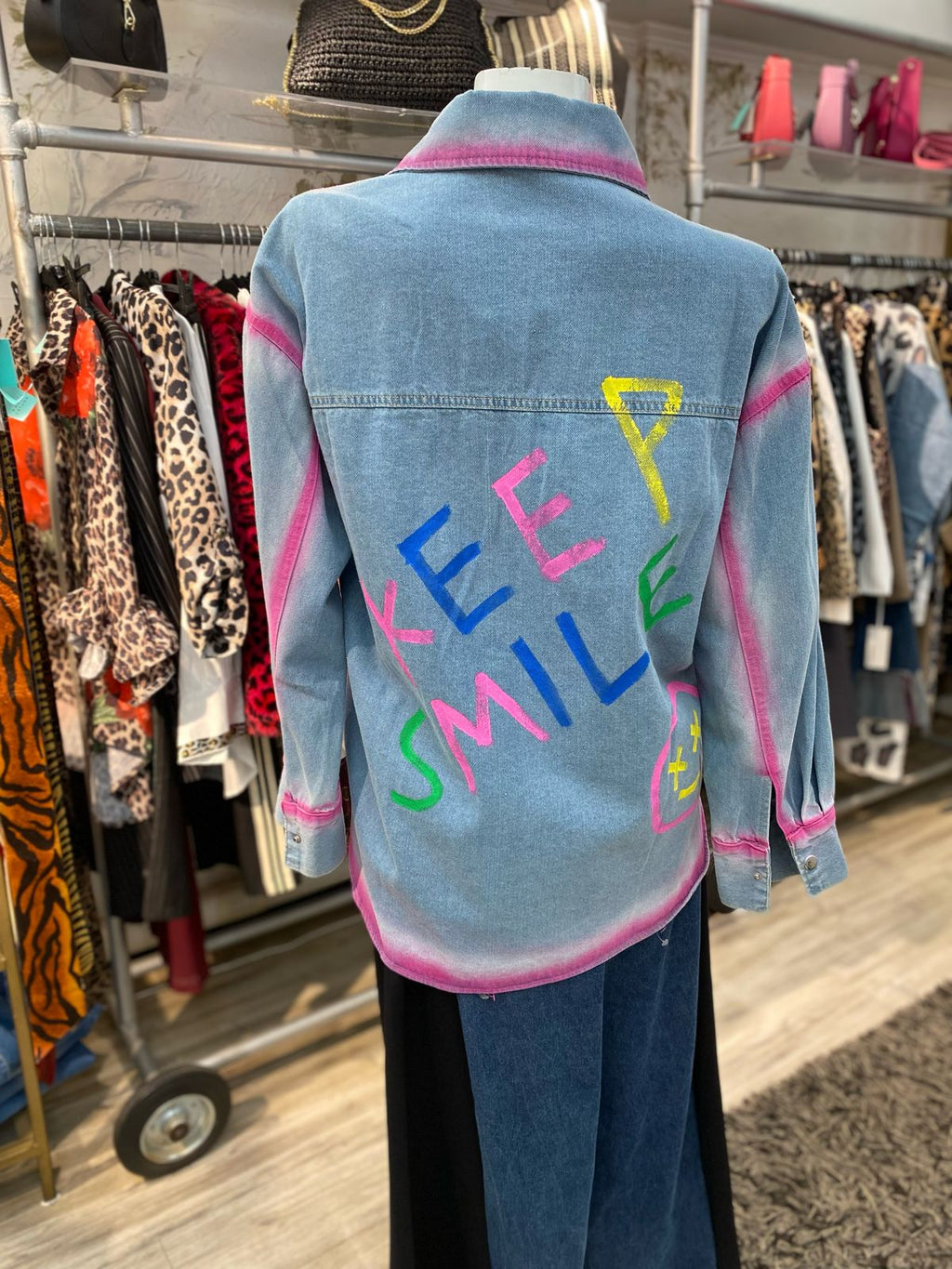 chaqueta jeans delineado rosa