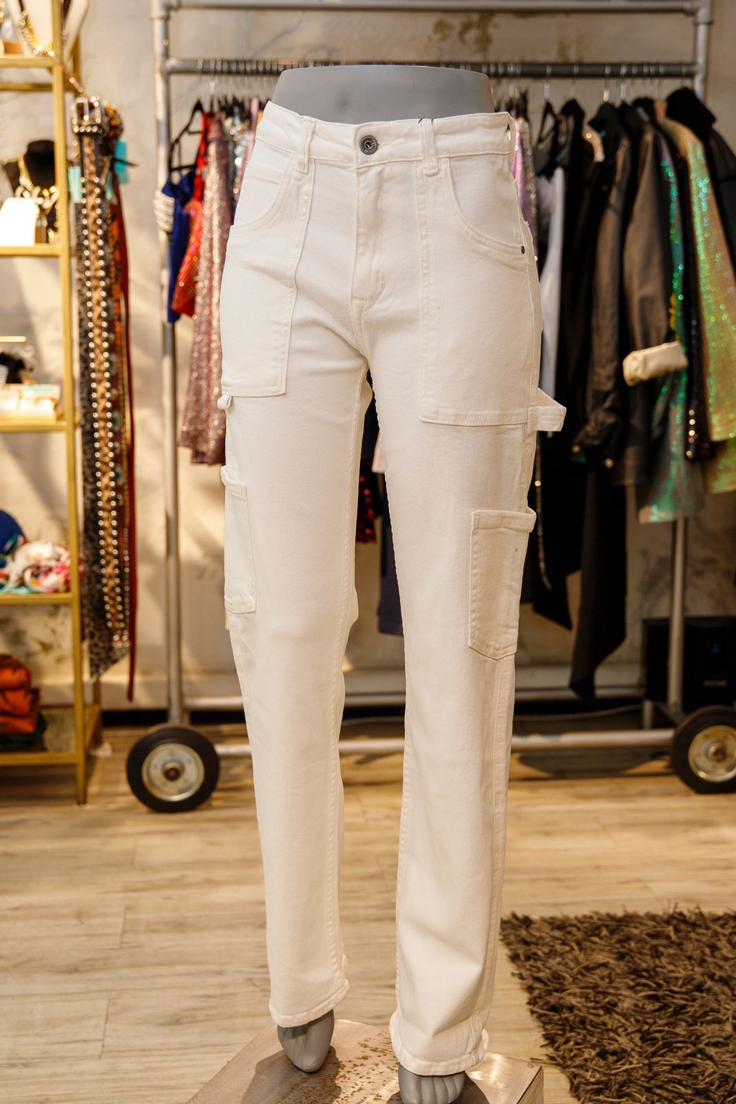 Pantalón cargo blanco