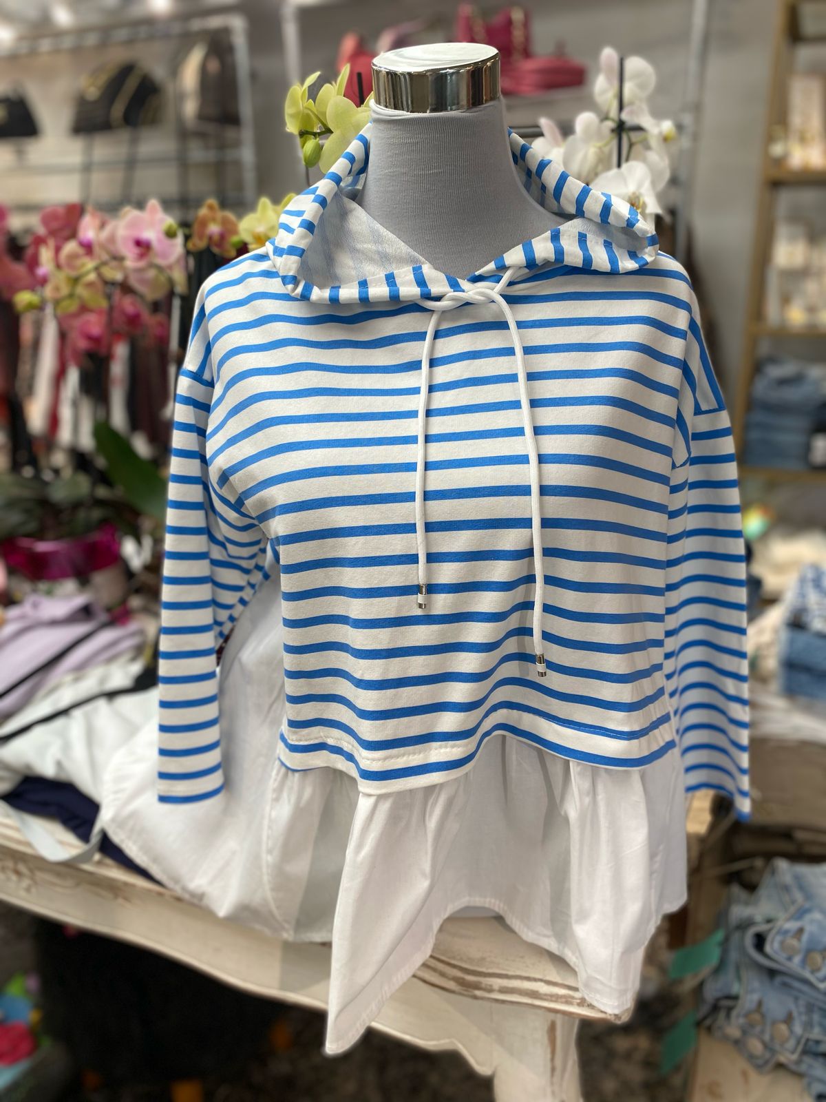 Polerón rayas con blusa azul
