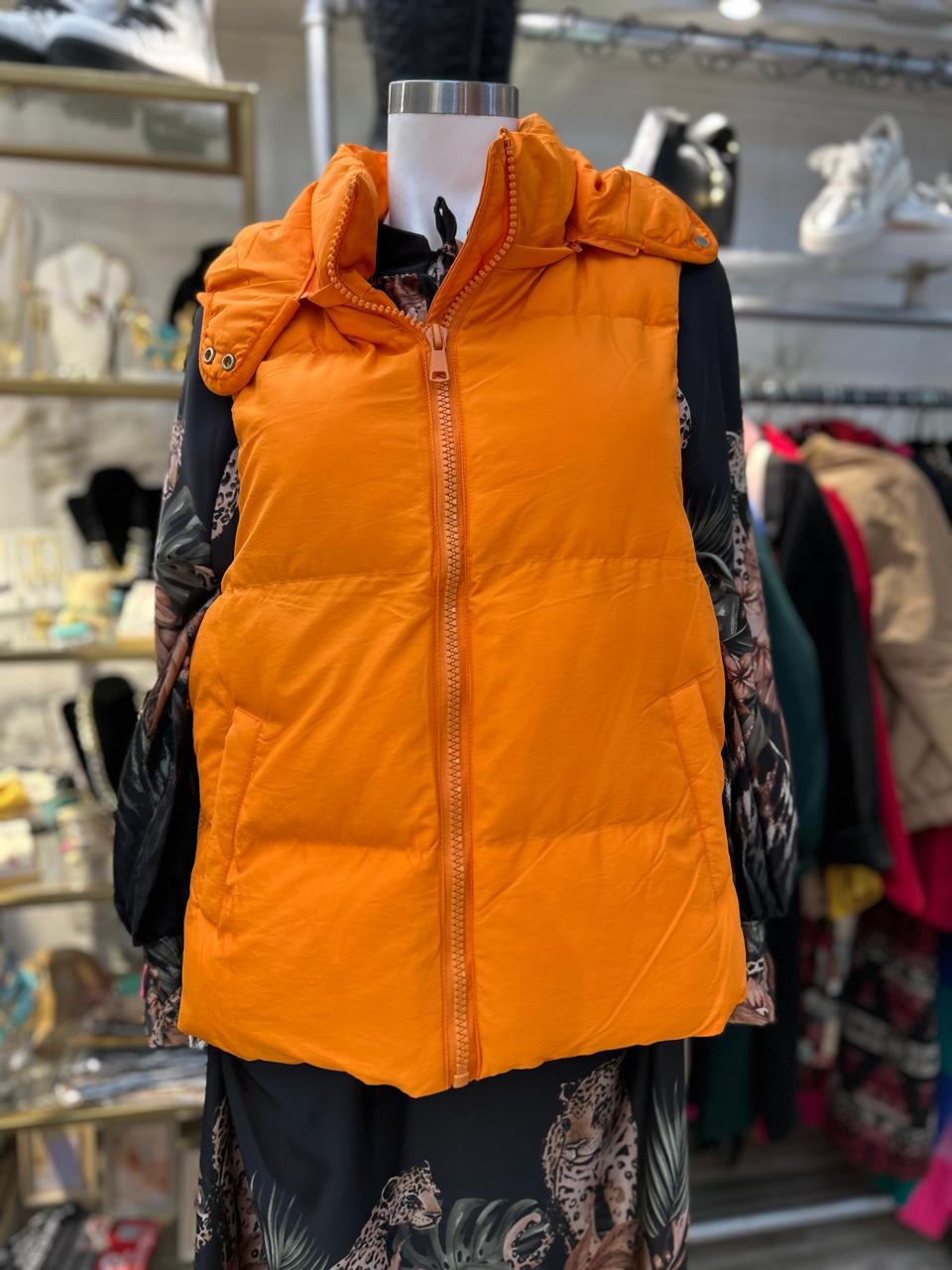 Parka naranja sin manga
