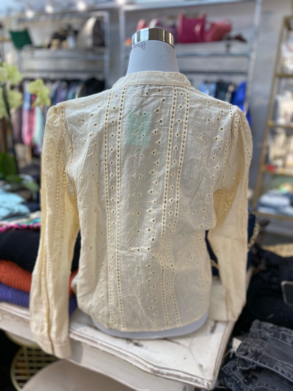 Blusa broderie beige
