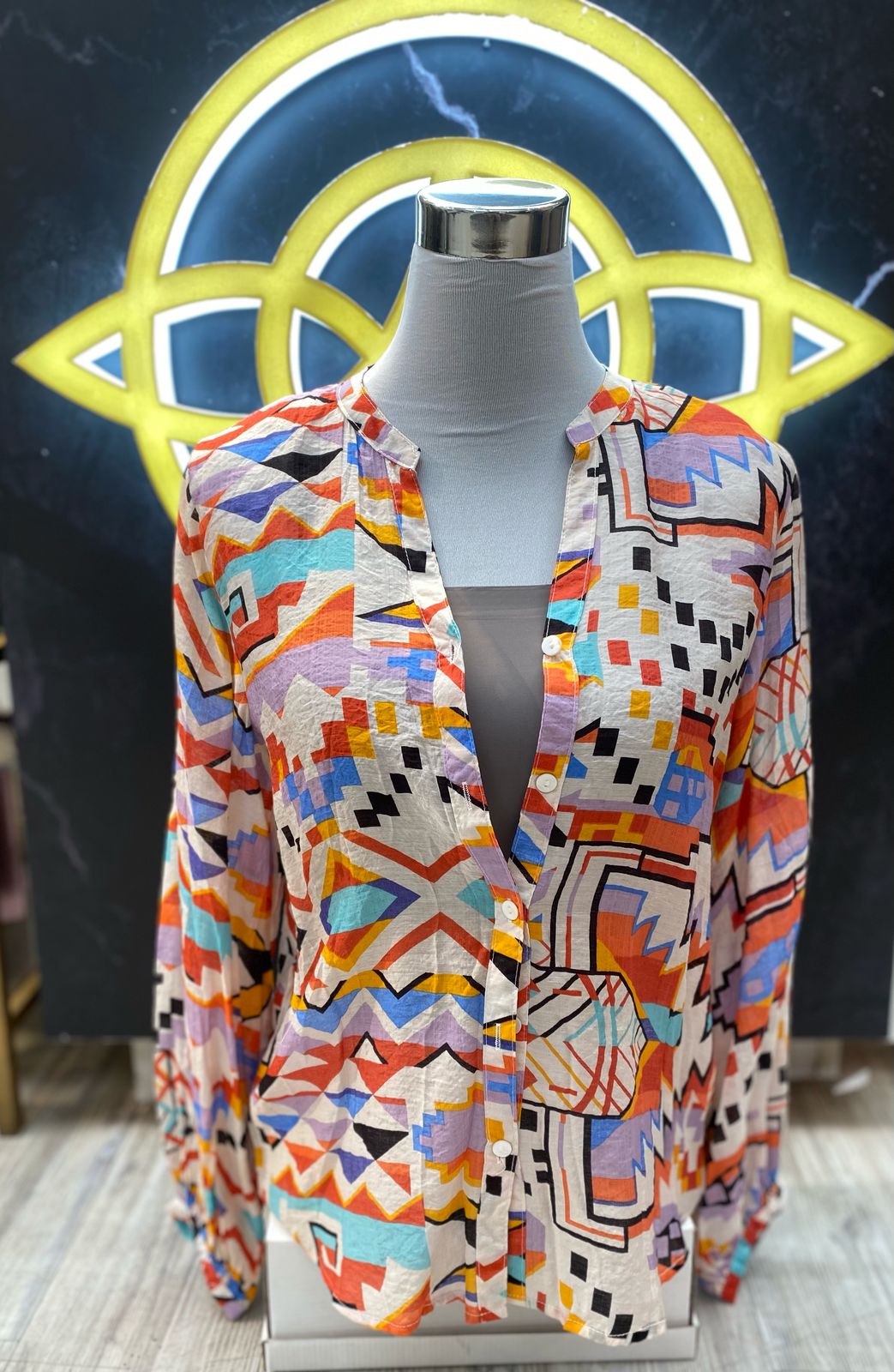 Blusa mao geométrica