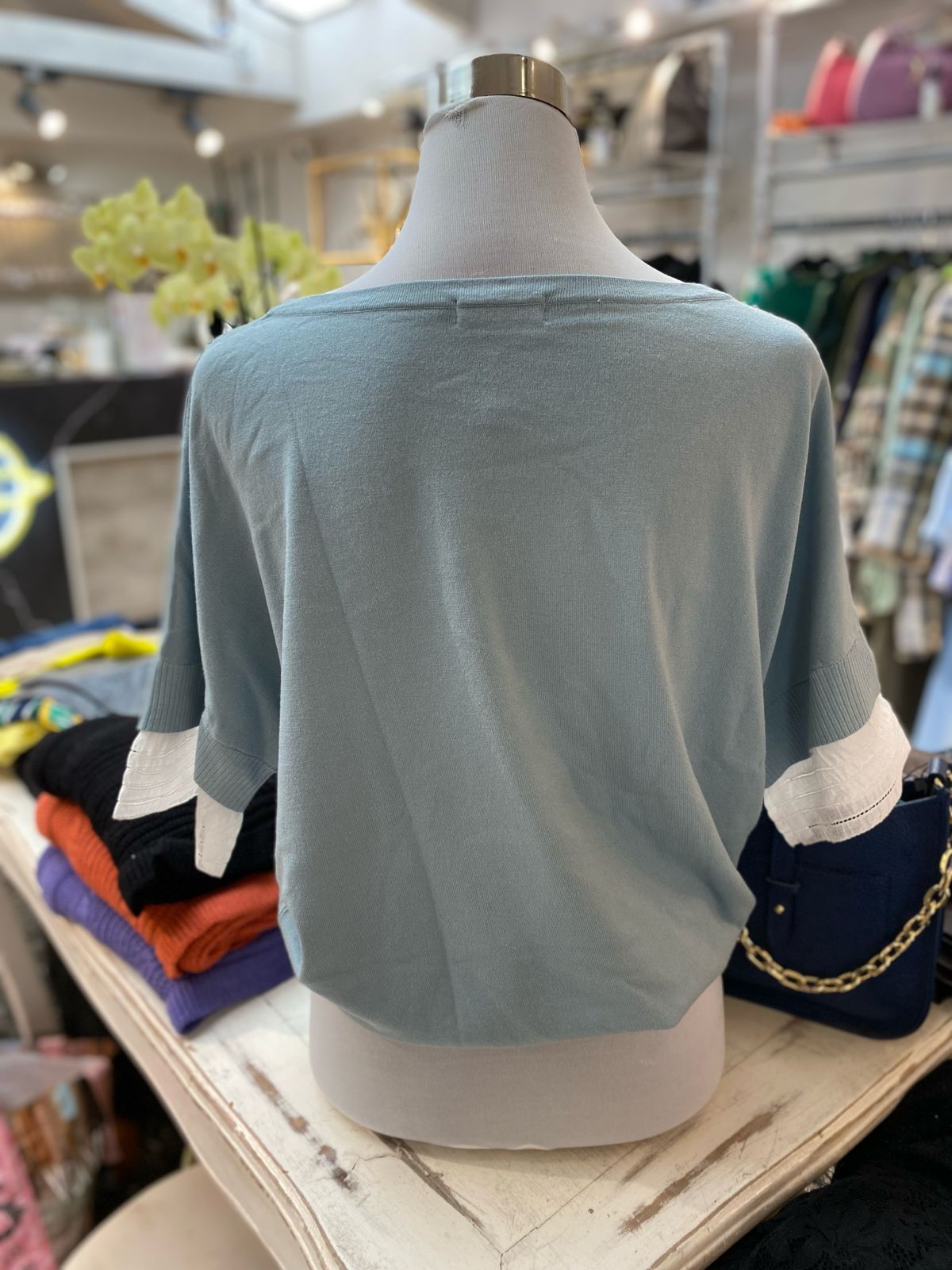 Polera hilo celeste
